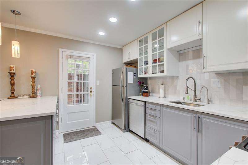 10 Market Square Place NW