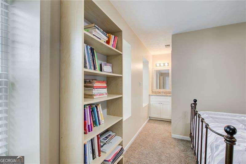 10 Market Square Place NW