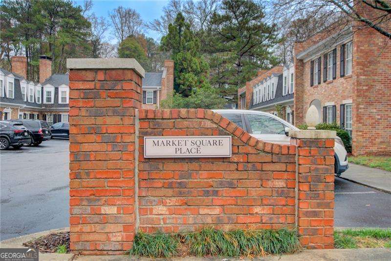 10 Market Square Place NW