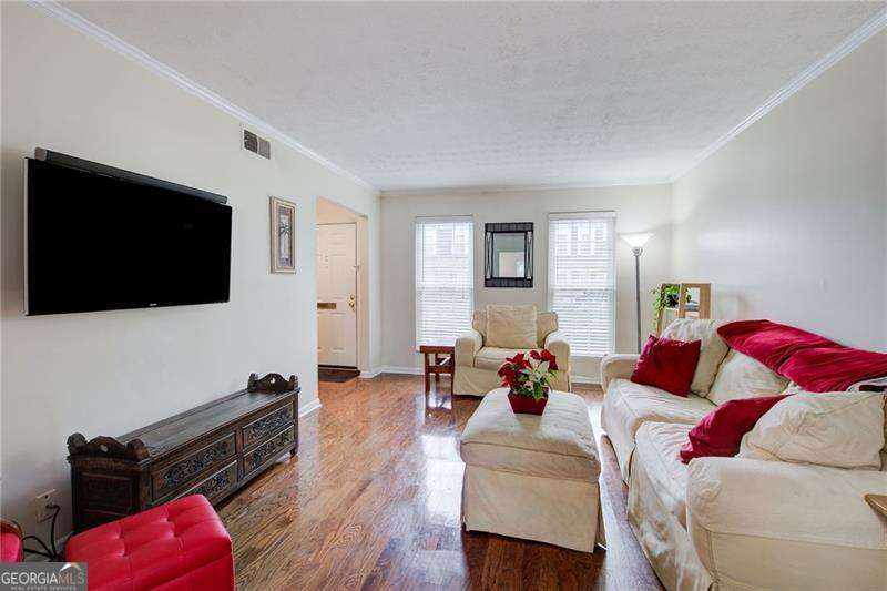 10 Market Square Place NW