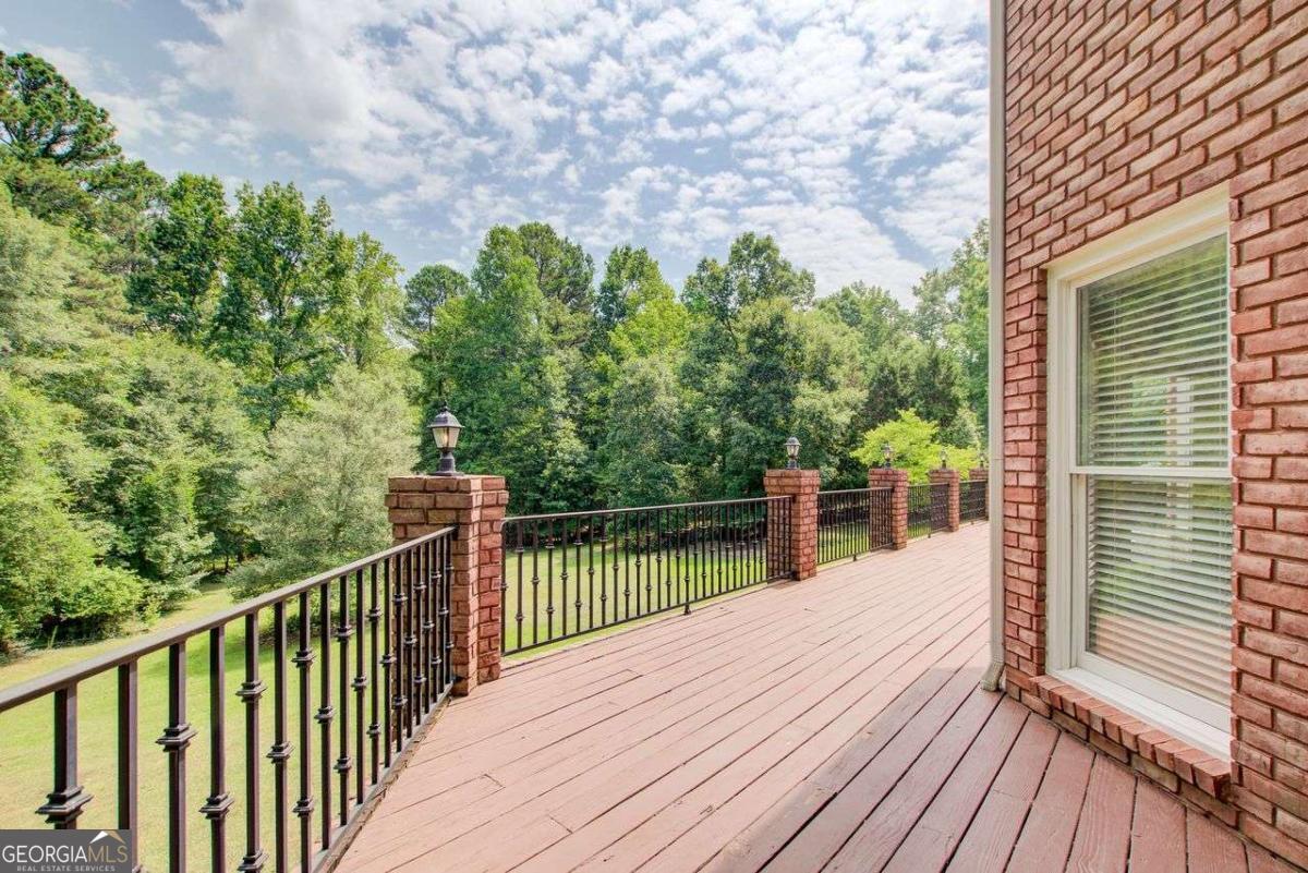 1350 Whitley Road
