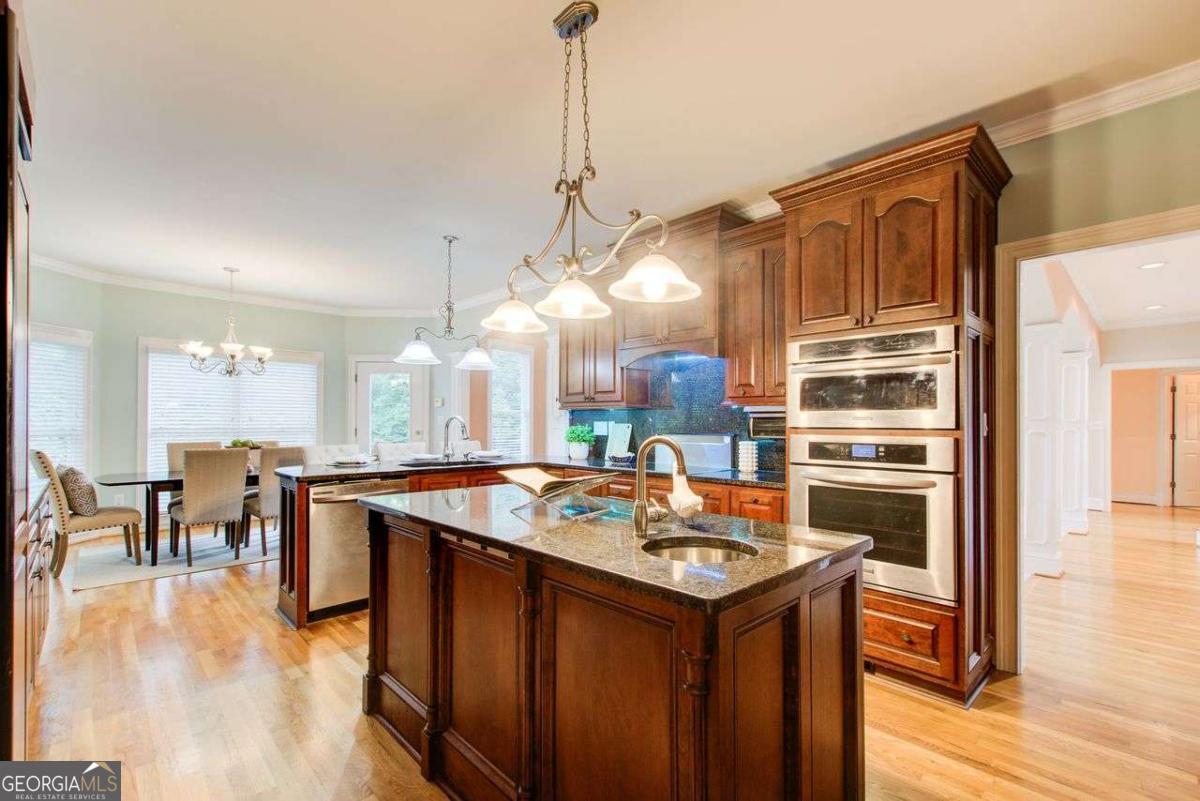 1350 Whitley Road