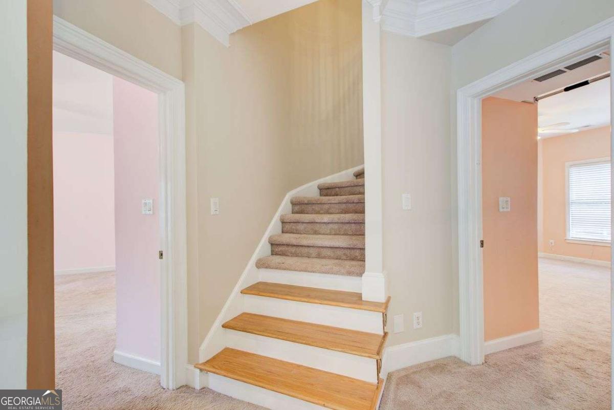 1350 Whitley Road