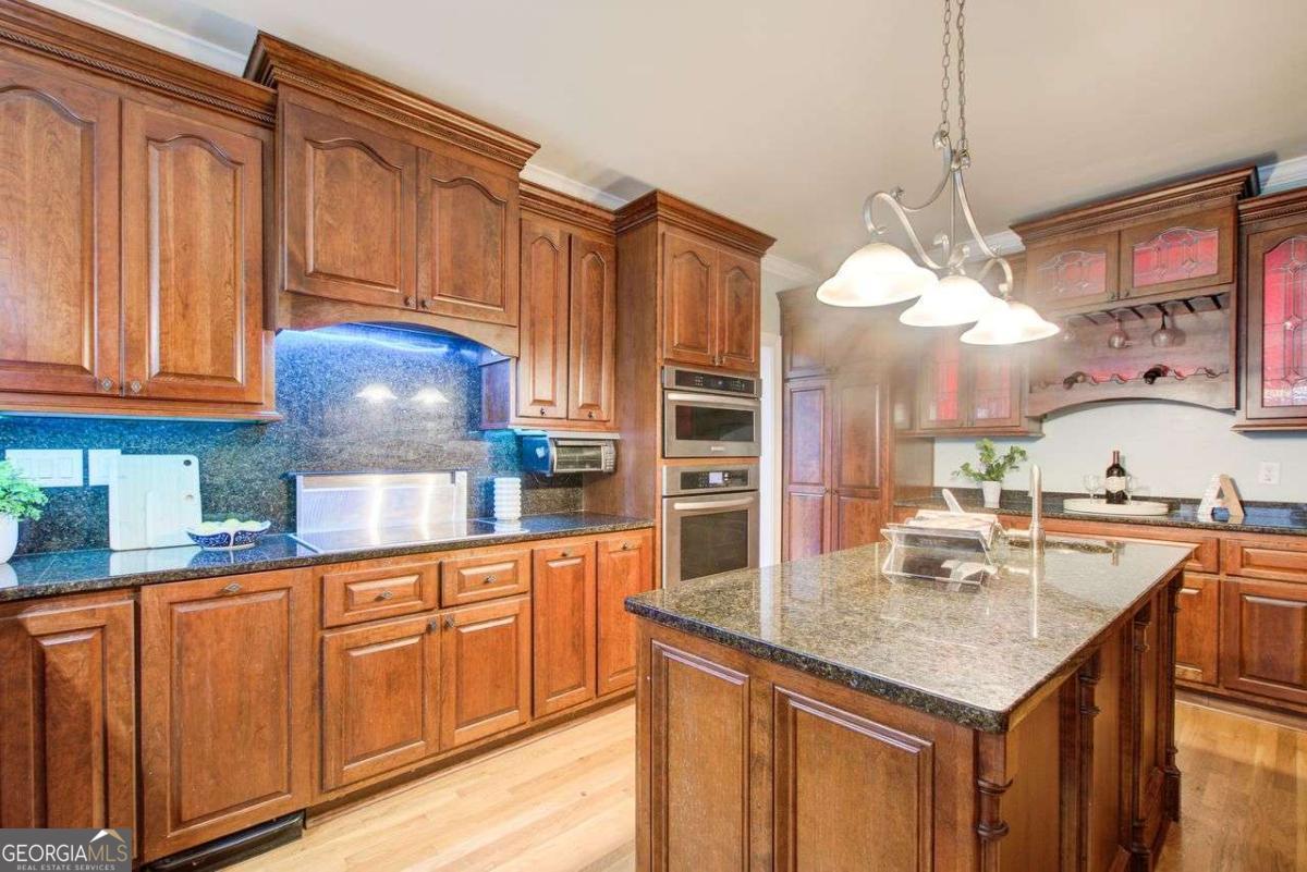 1350 Whitley Road