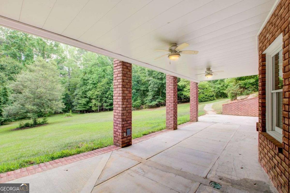 1350 Whitley Road
