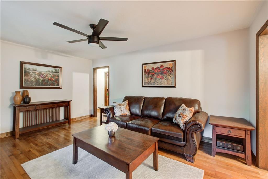 5845 Lakeshore Drive