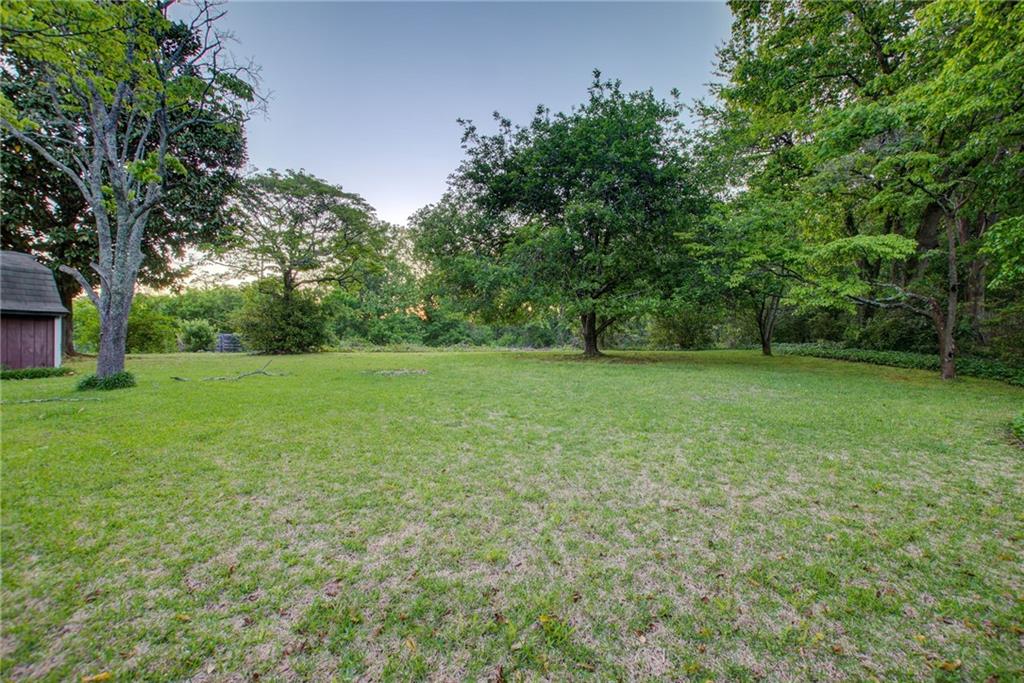 5845 Lakeshore Drive