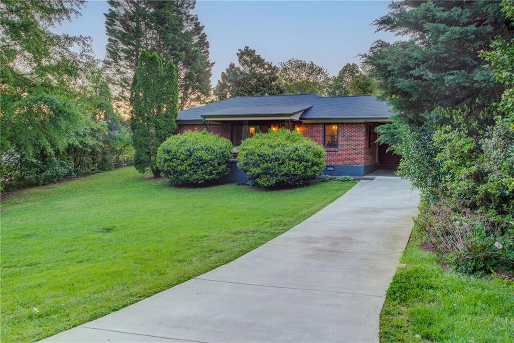 5845 Lakeshore Drive
