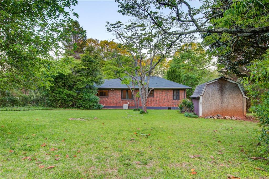5845 Lakeshore Drive