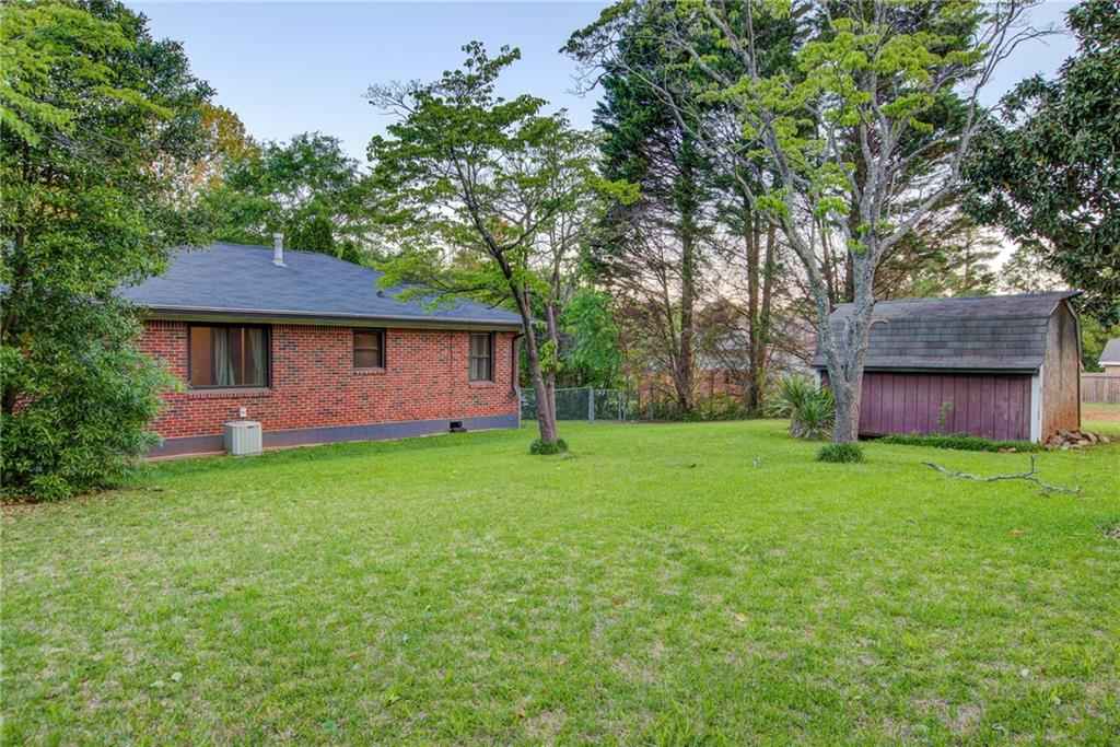 5845 Lakeshore Drive