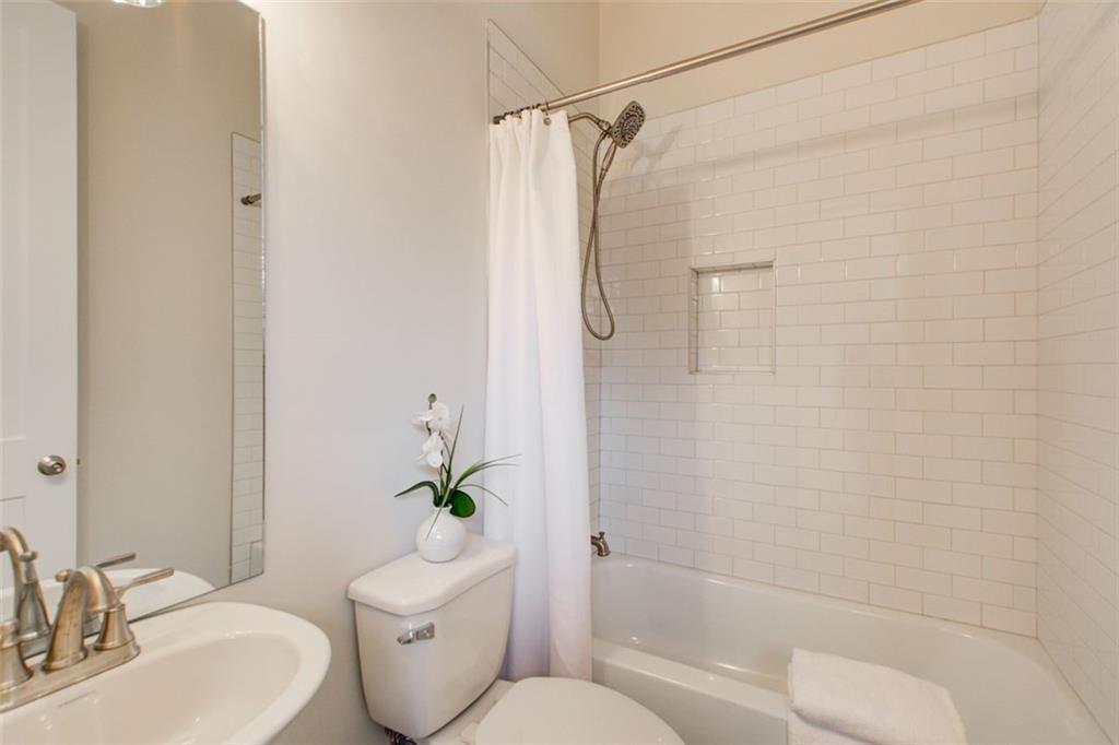 1240 Oakland Terrace SW Unit B