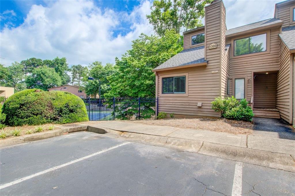 1301 Parkaire Crossing