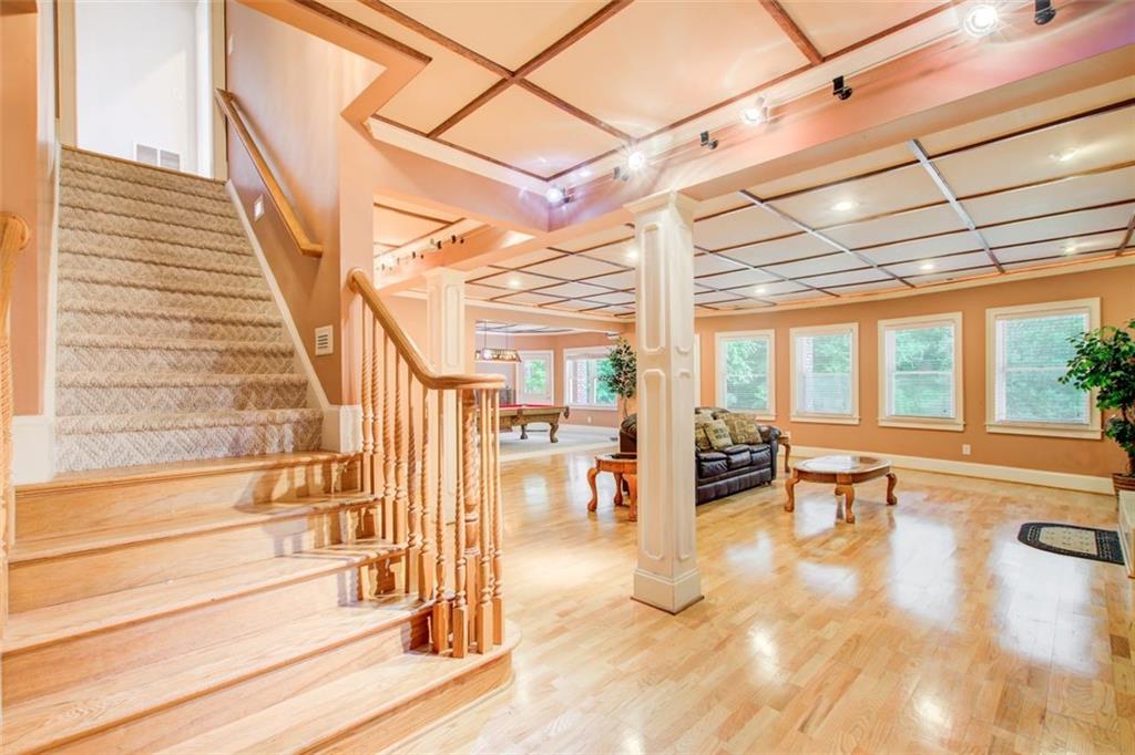 1350 Whitley Road