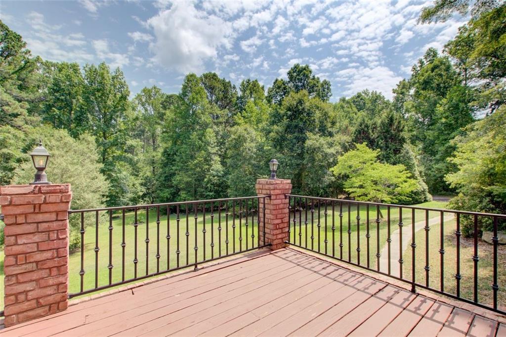 1350 Whitley Road