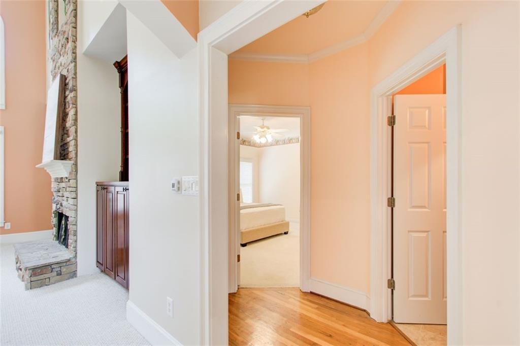 1350 Whitley Road