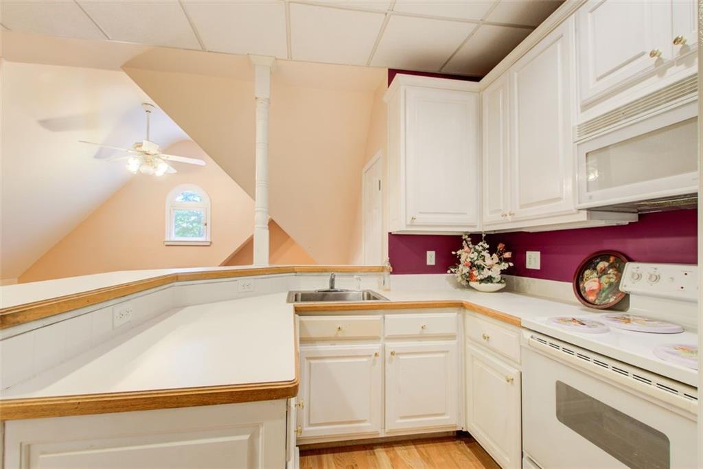 1350 Whitley Road