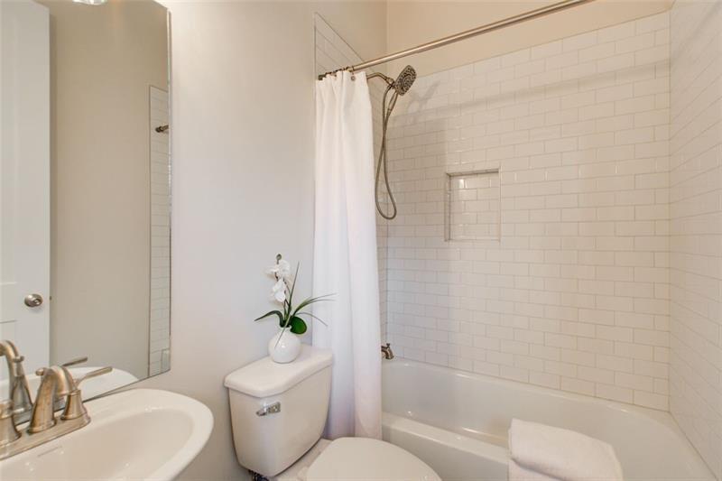 1240 Oakland Terrace SW Unit B