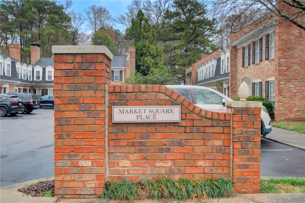 10 Market Square Place NW