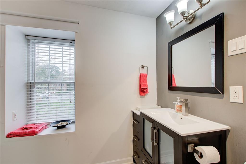 10 Market Square Place NW