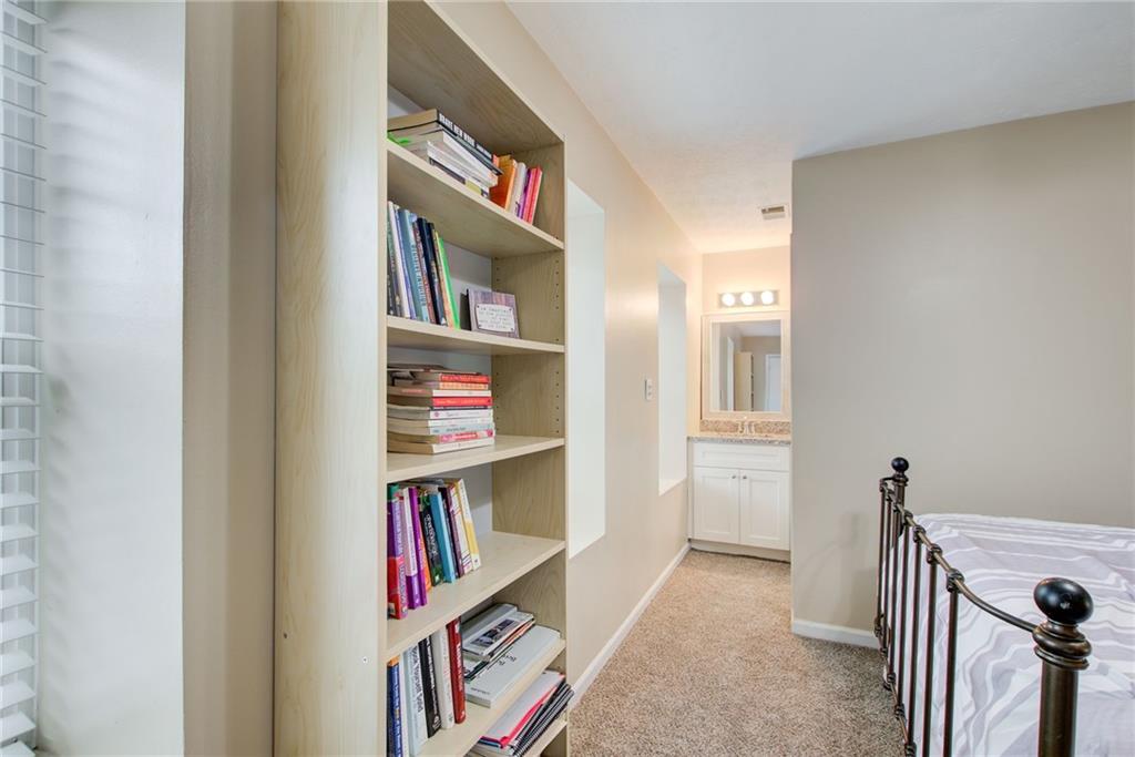 10 Market Square Place NW