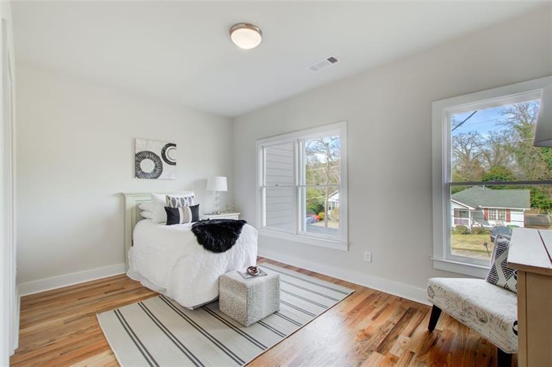 1240 Oakland Terrace SW Unit B