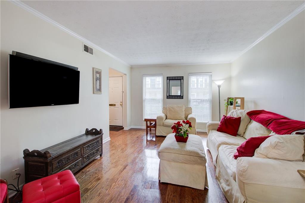 10 Market Square Place NW