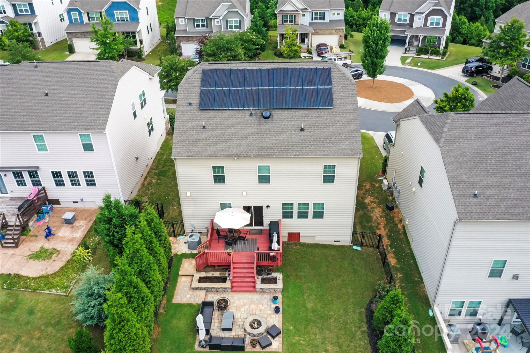 1486 Tomkins Knob Drive