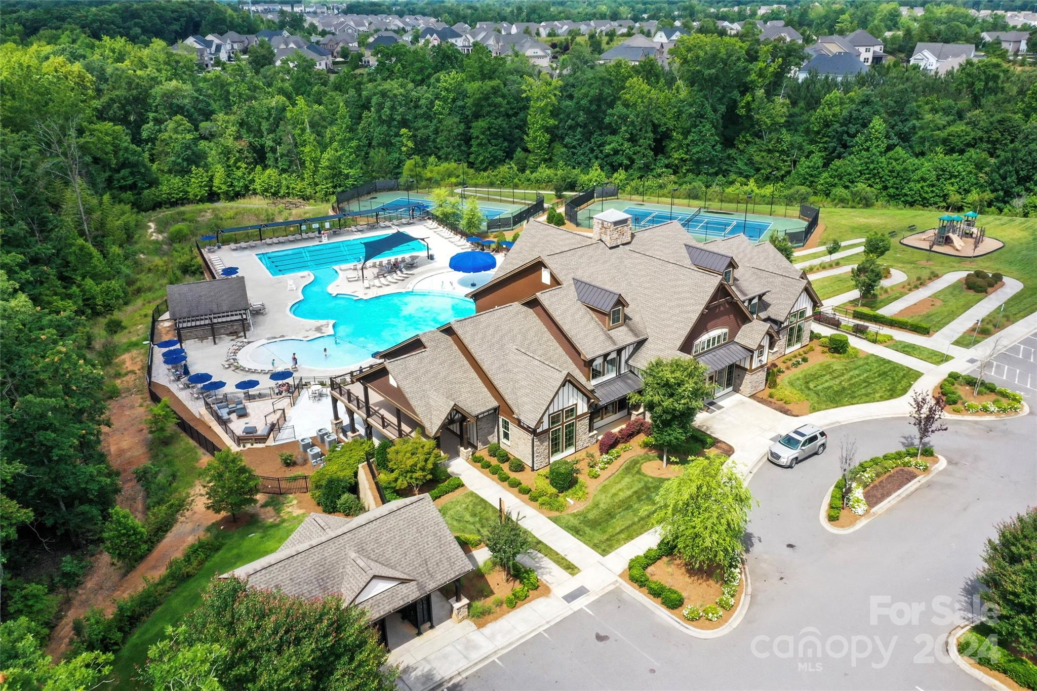 1486 Tomkins Knob Drive