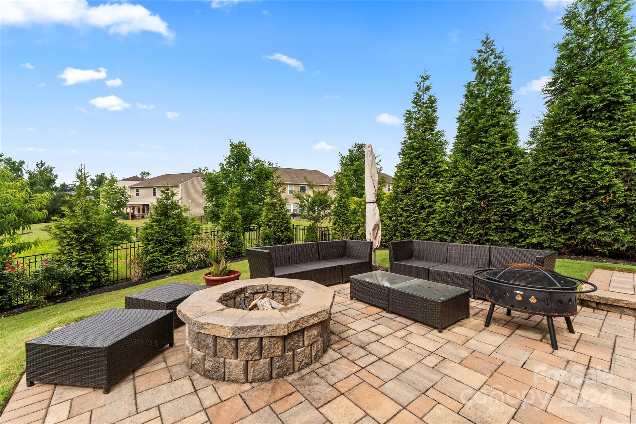 1486 Tomkins Knob Drive