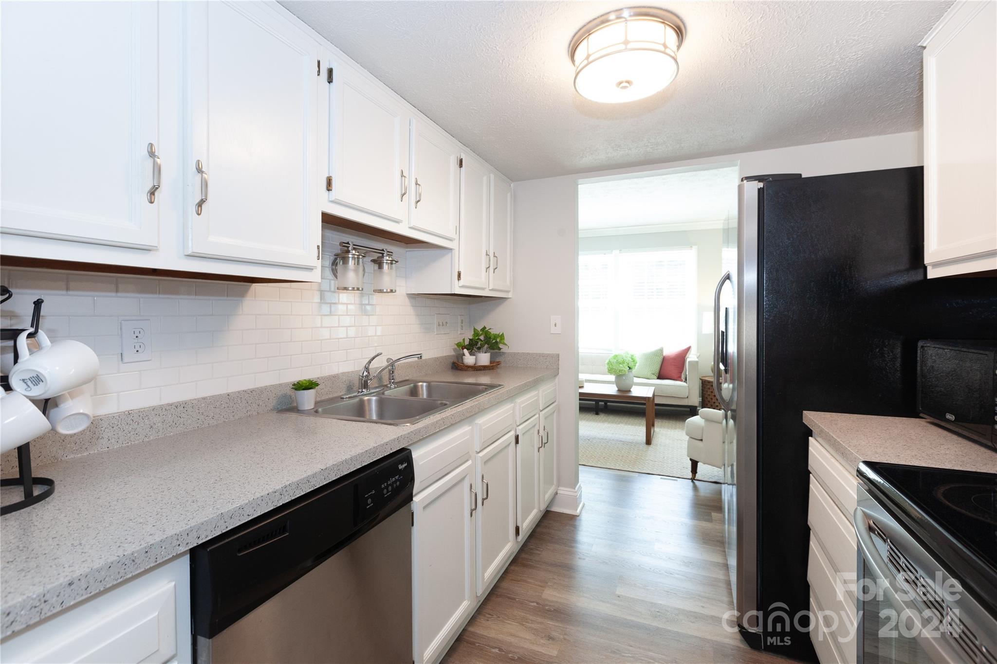 1201 Scaleybark Road Unit: B