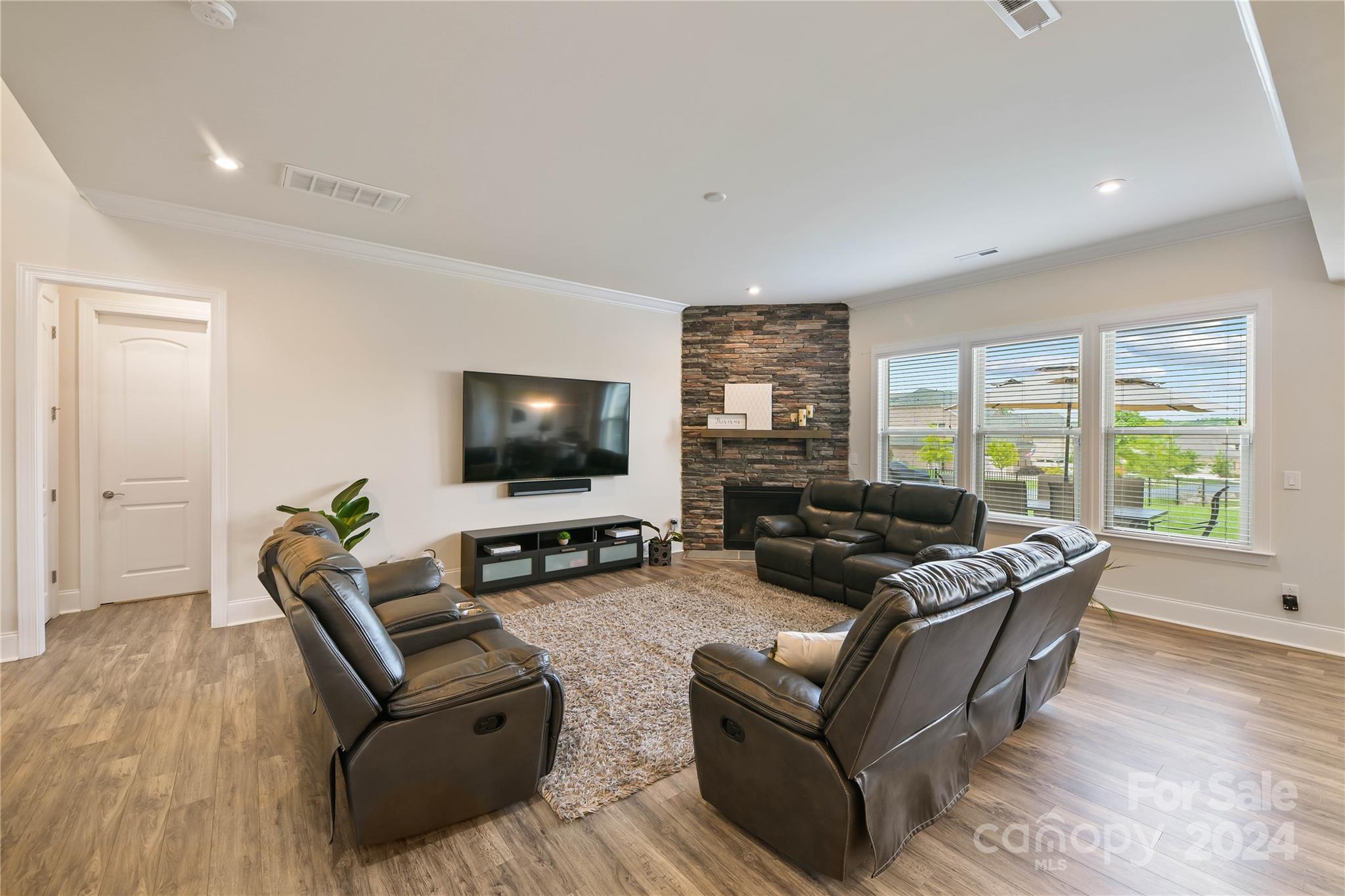 6711 Calvert Commons Drive