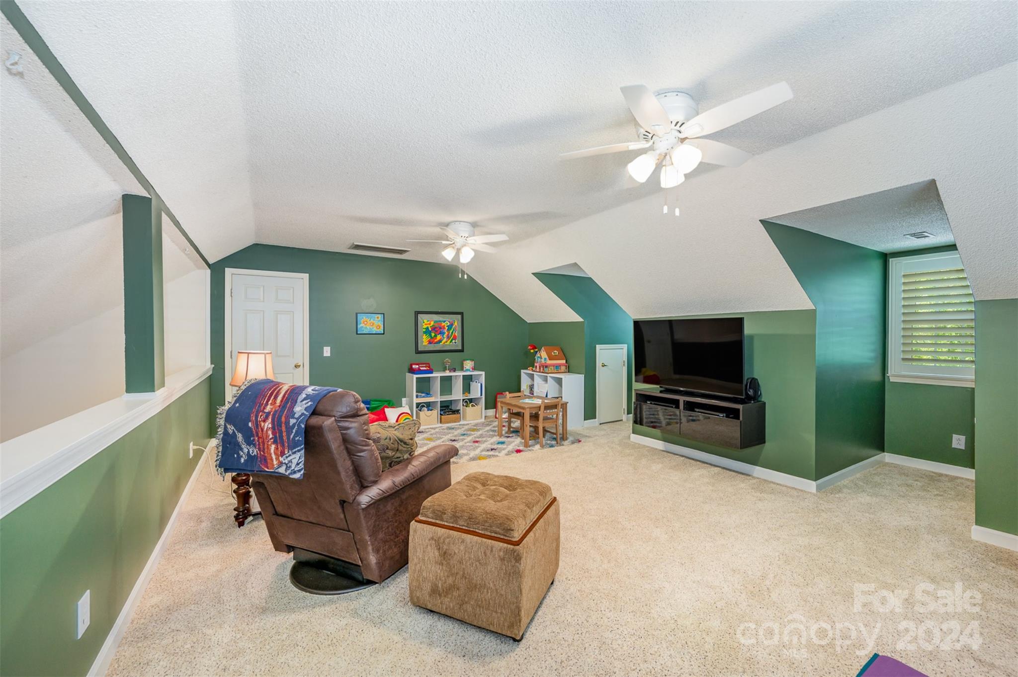 6705 Lyndonville Drive
