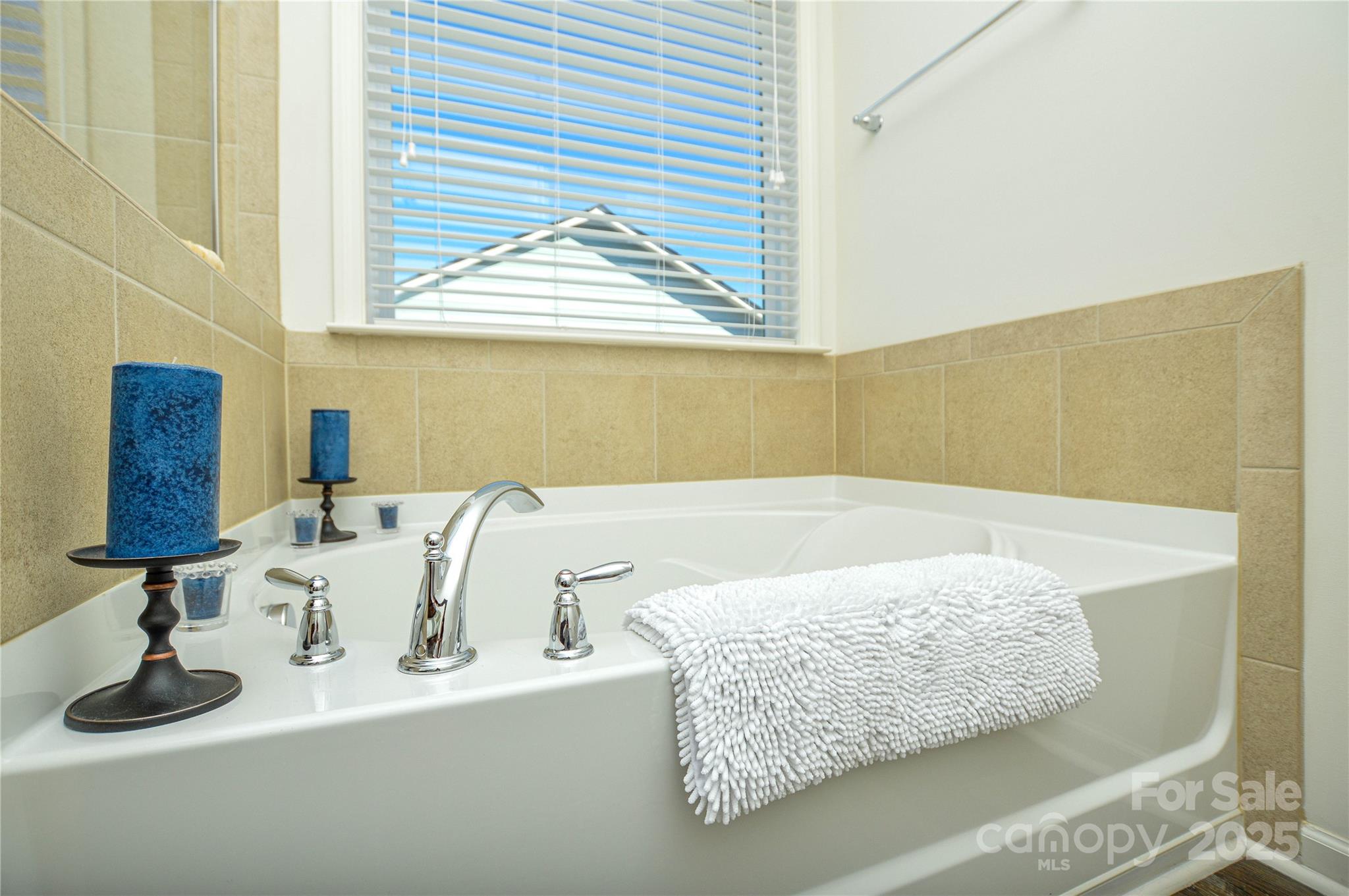 4418 Huntley Glen Drive