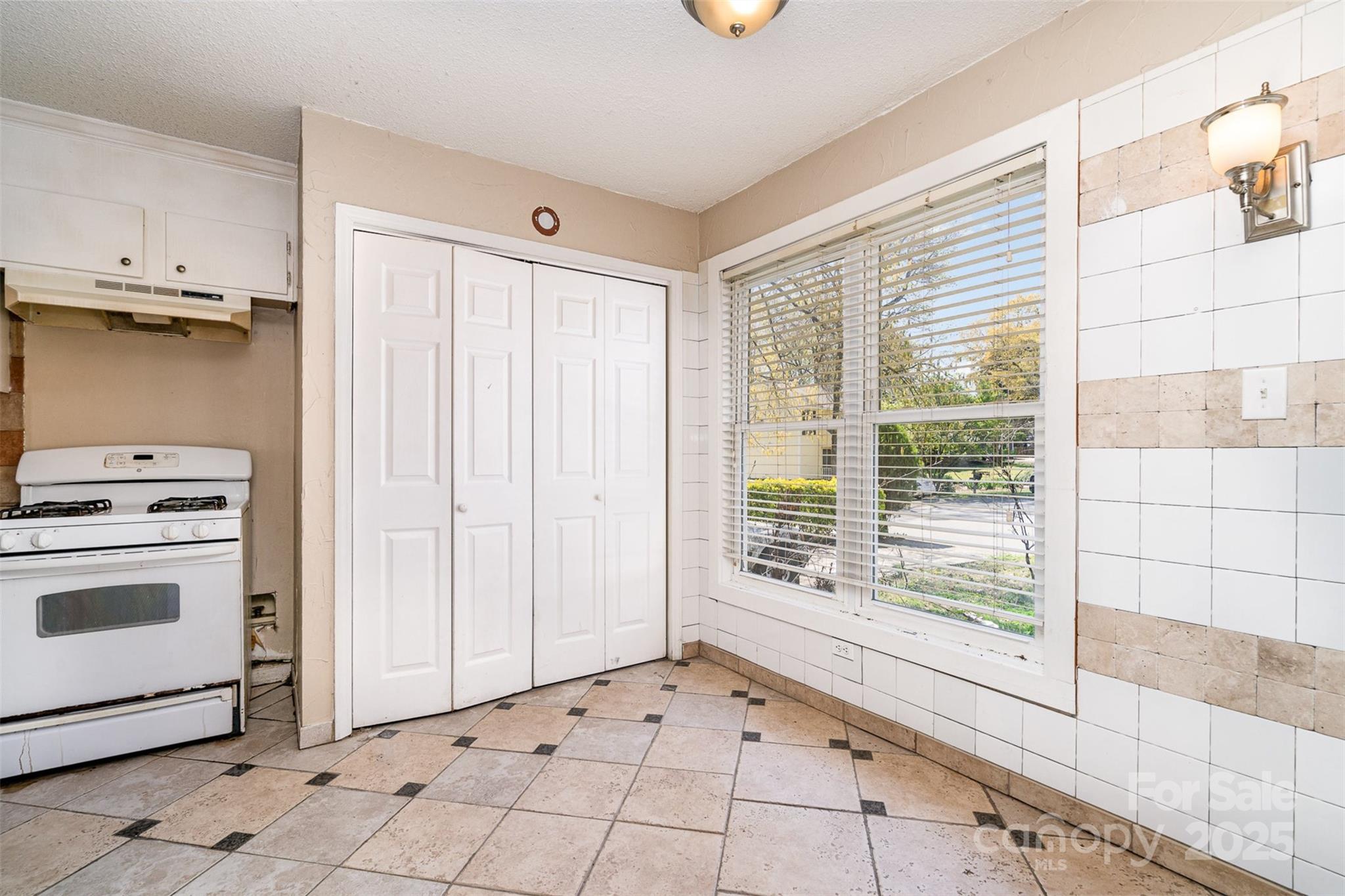 10301 Osprey Drive