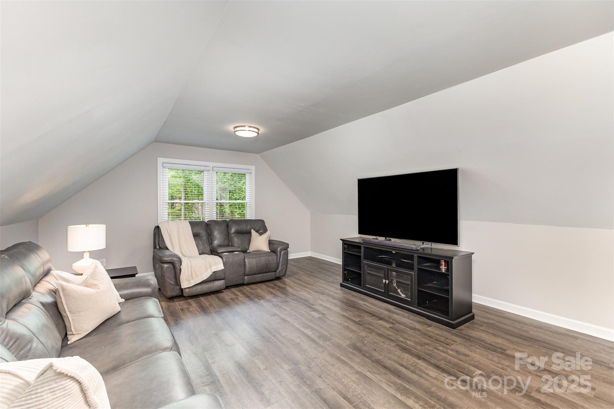 2514 King Arthur Drive
