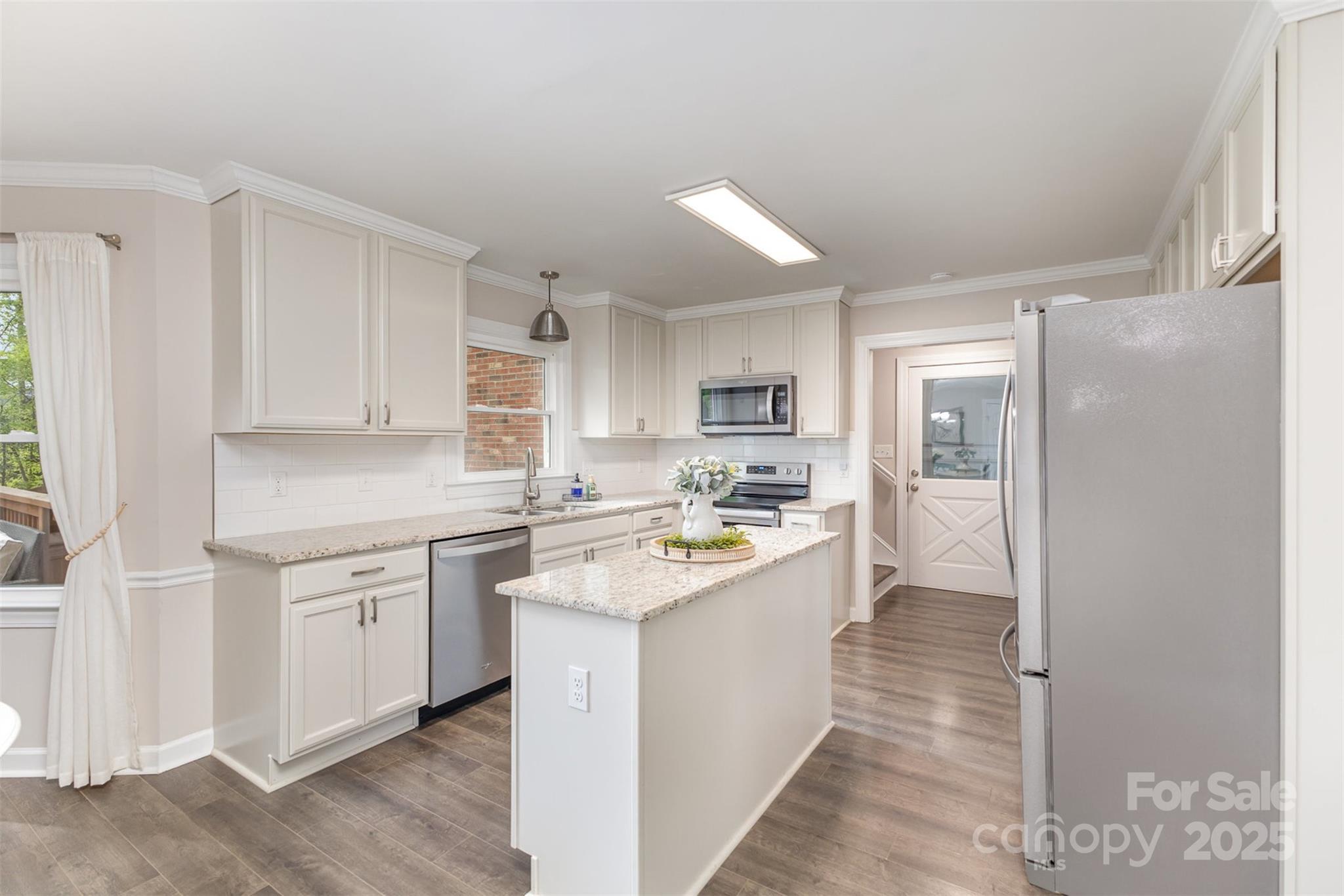 2514 King Arthur Drive