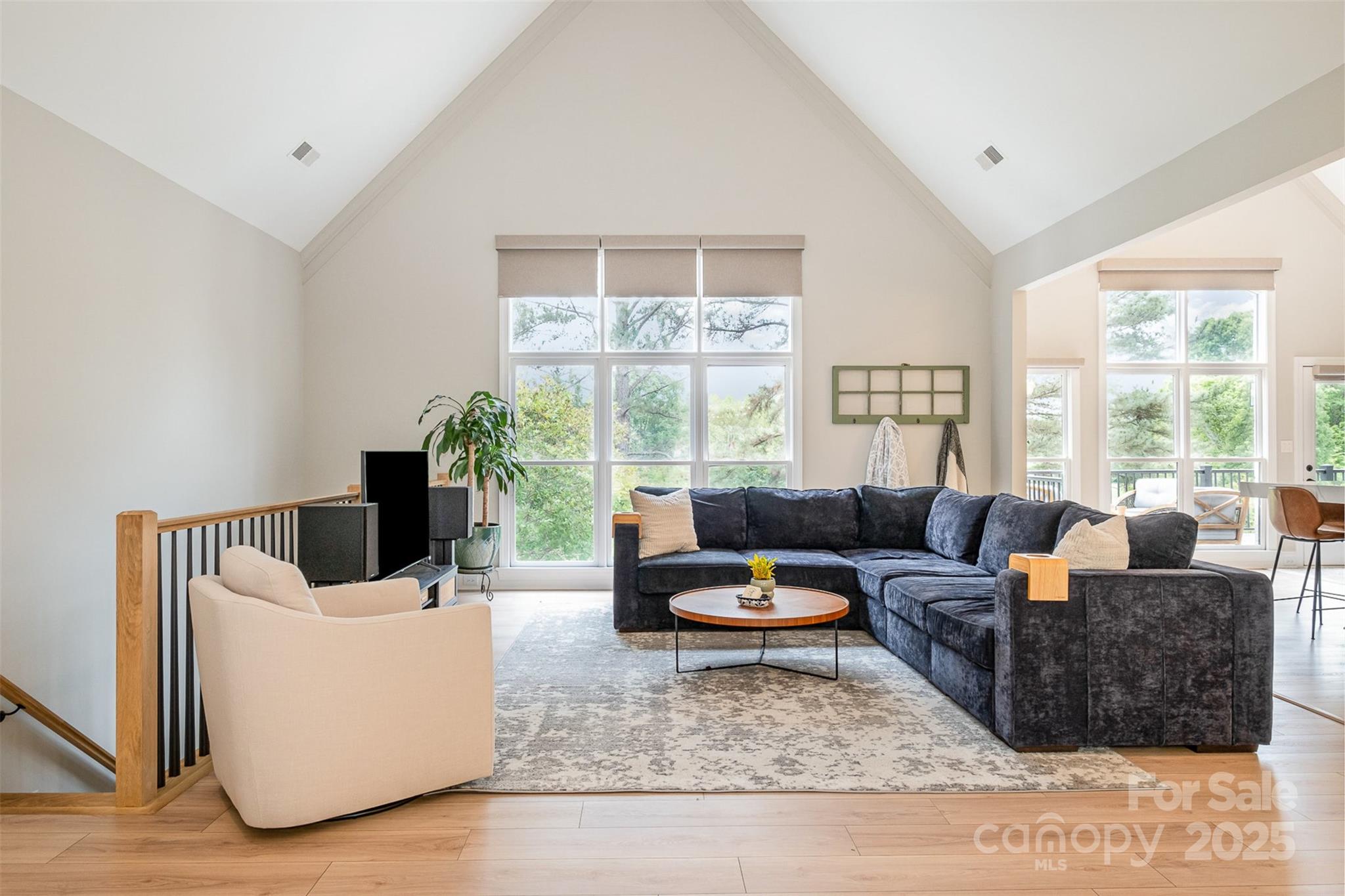 7280 Woodside Court