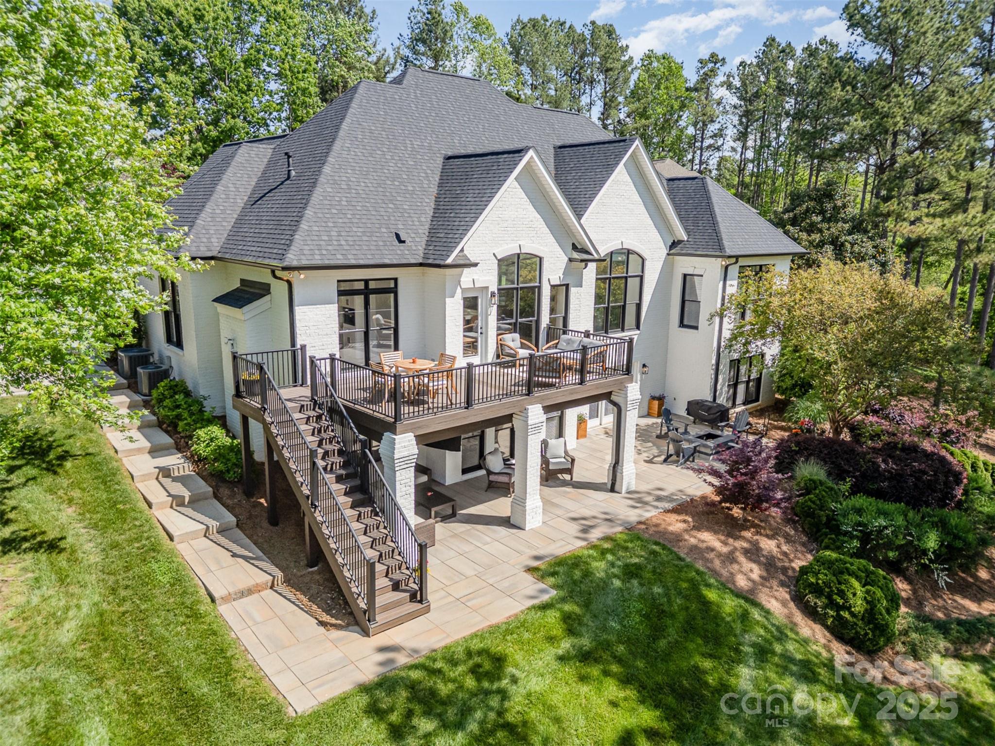 7280 Woodside Court