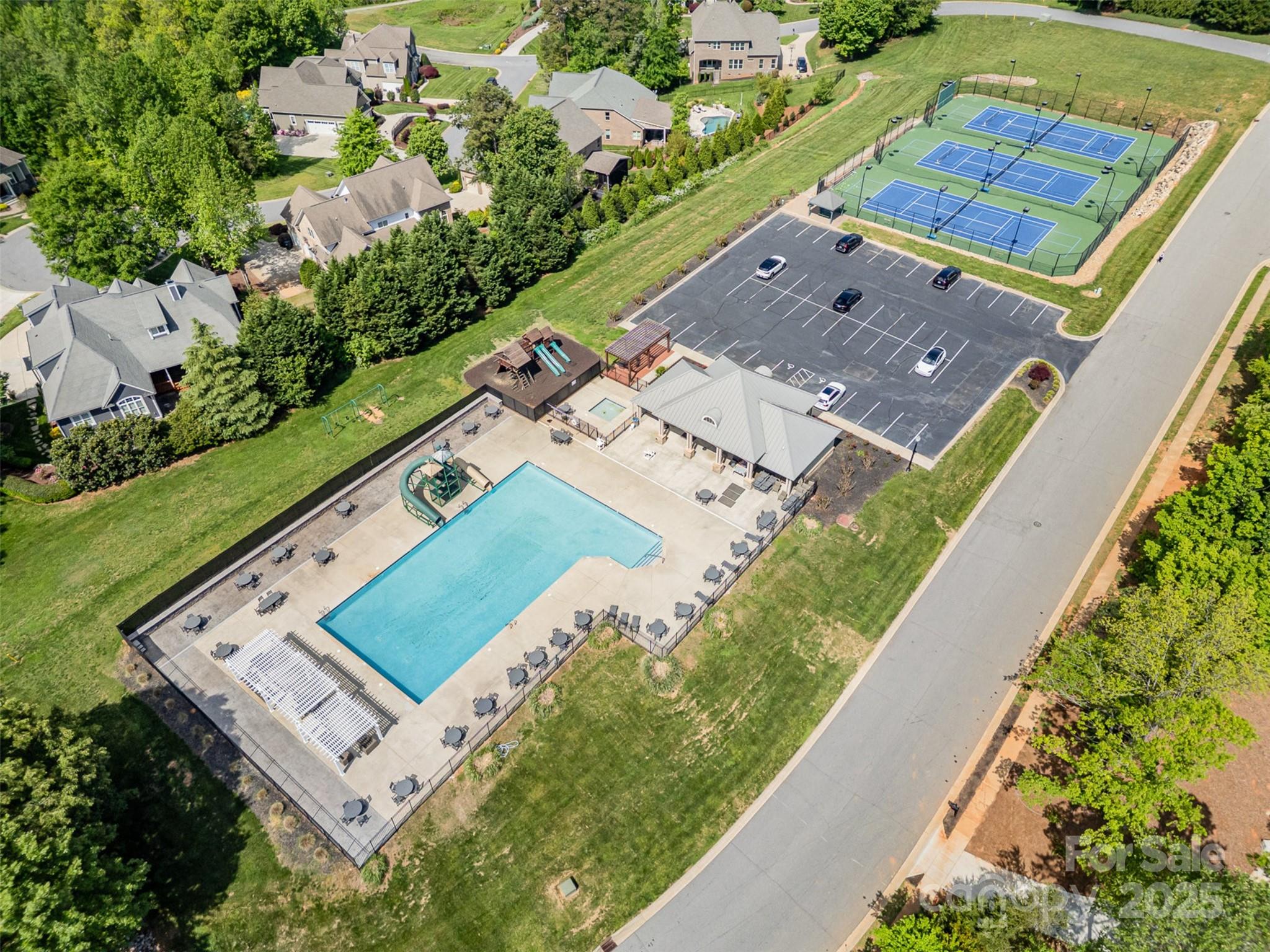 7280 Woodside Court