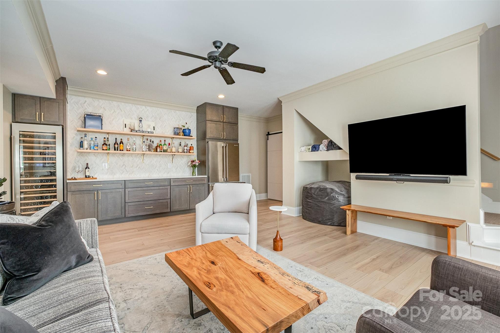7280 Woodside Court