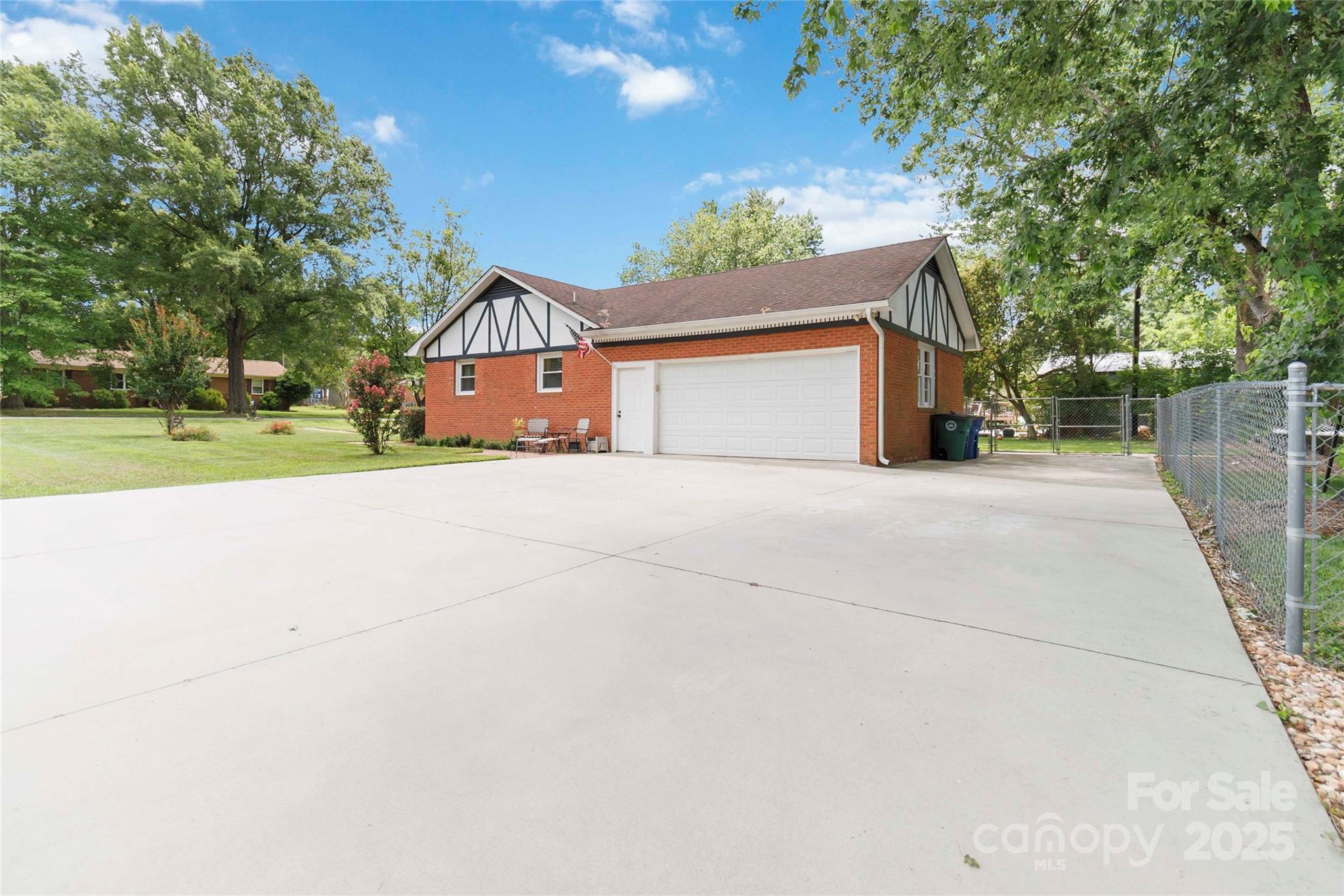 1219 Flowe Drive