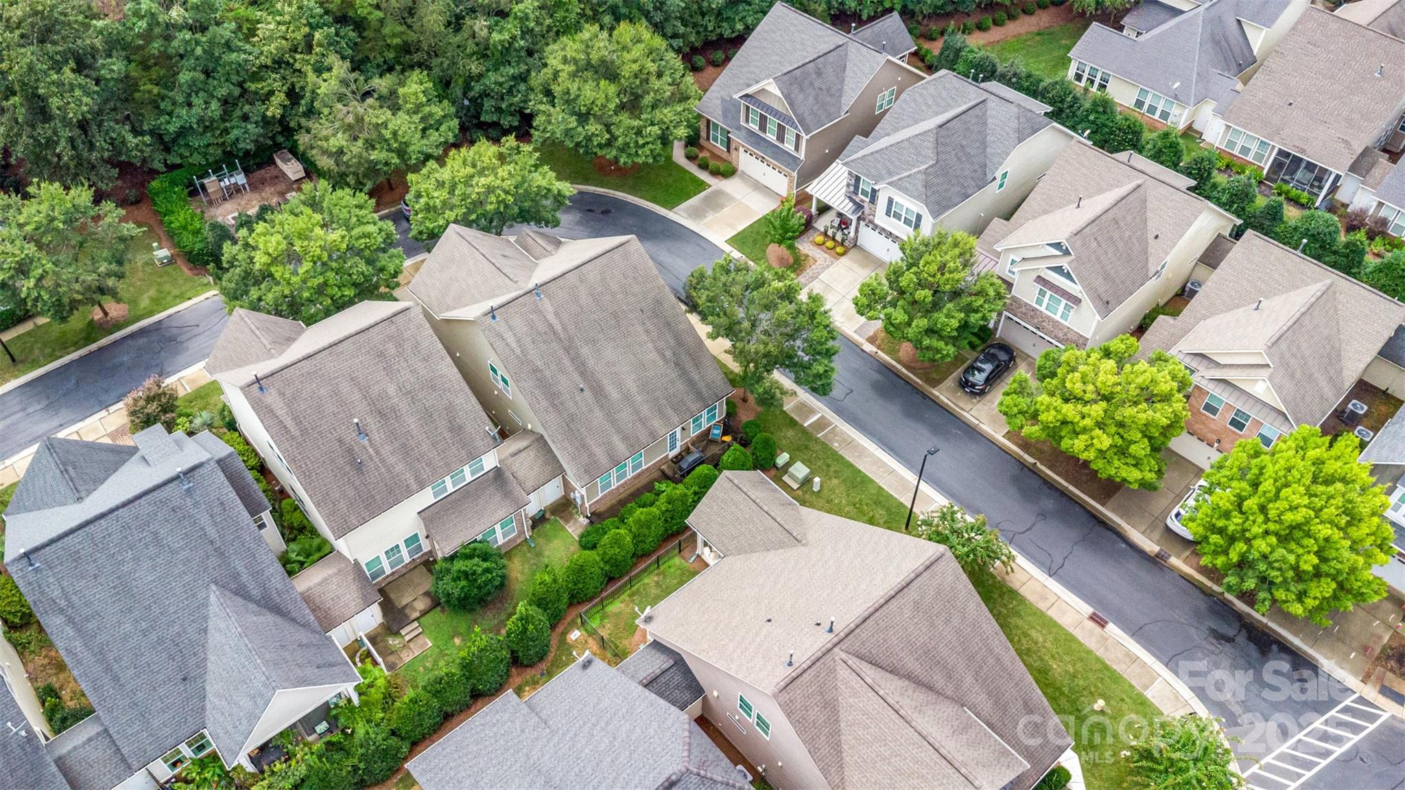 4523 Blackmuir Wood Circle
