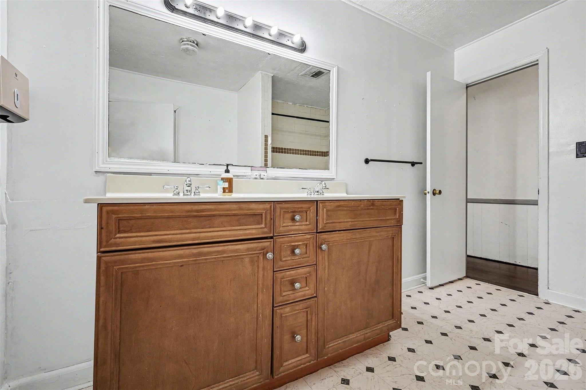 4831 Dogwood Place
