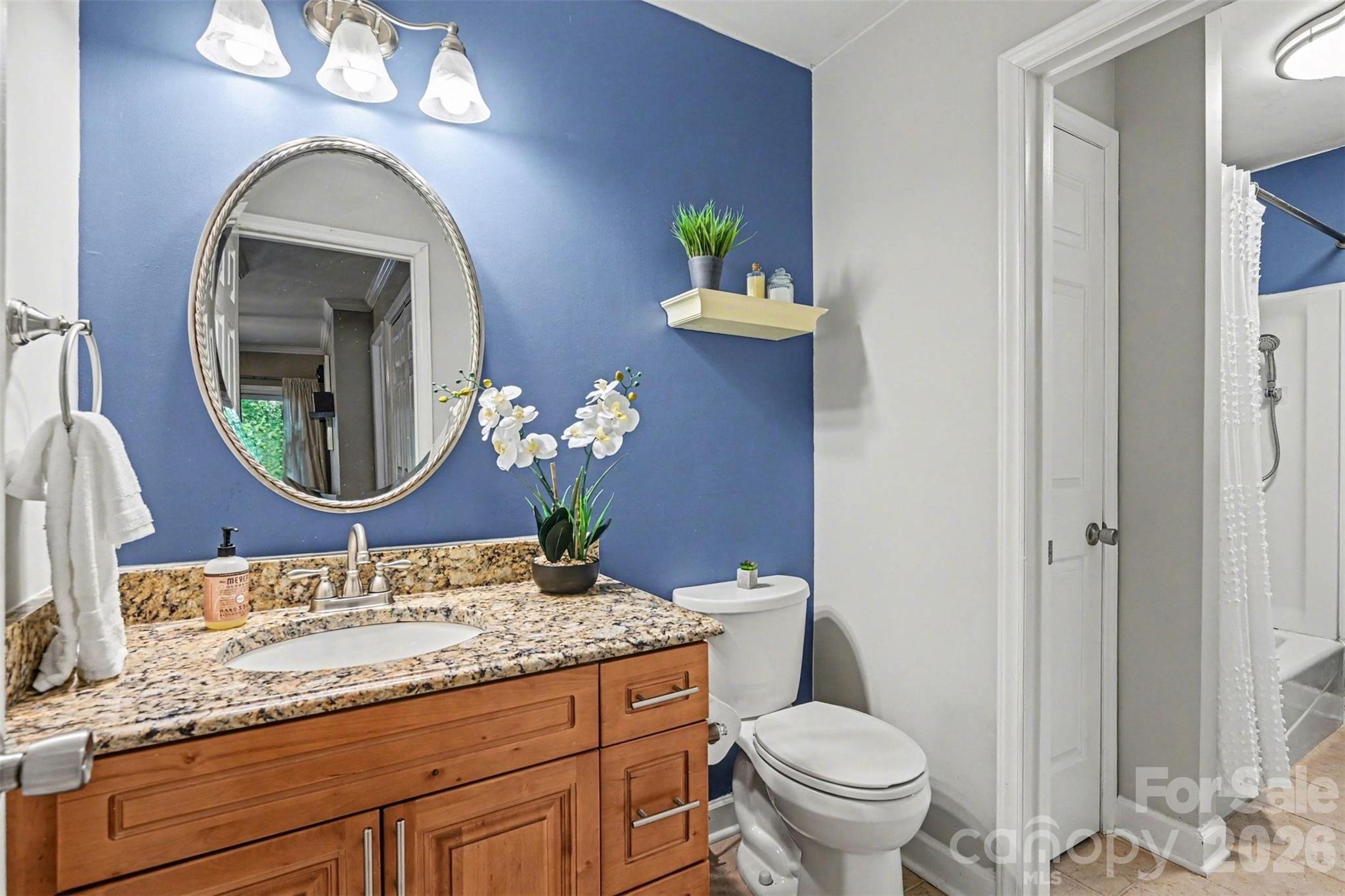 1109 E Morehead Street Unit: 5