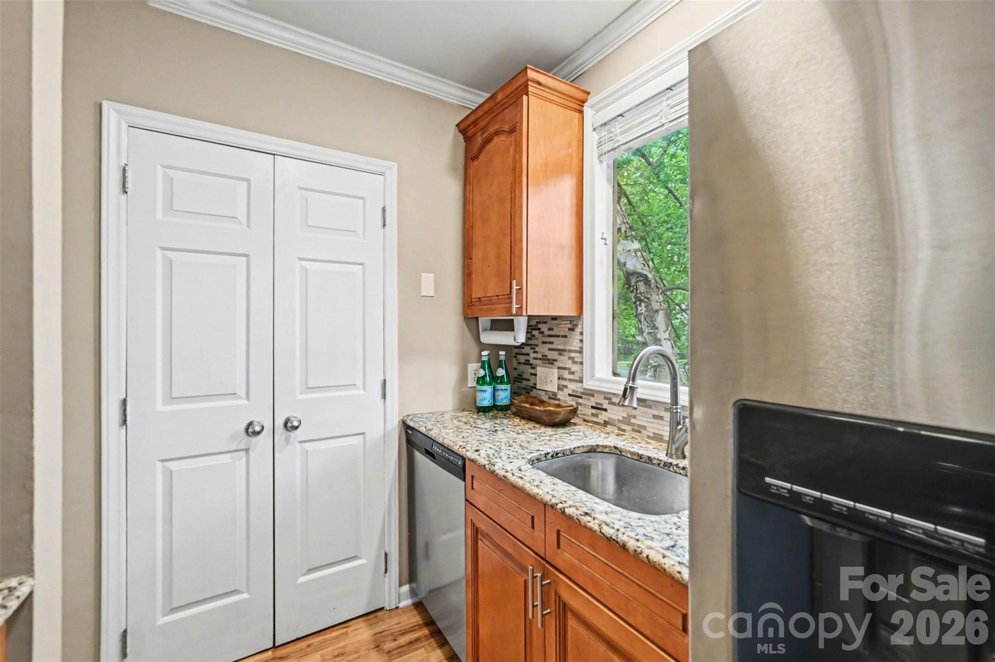 1109 E Morehead Street Unit: 5