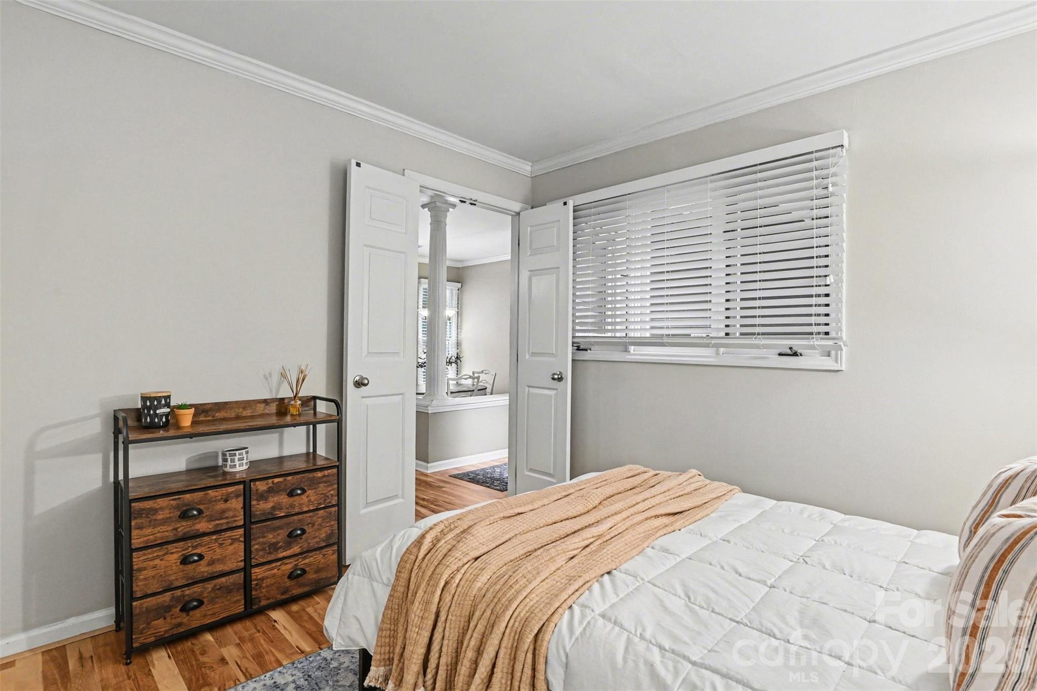 1109 E Morehead Street Unit: 5