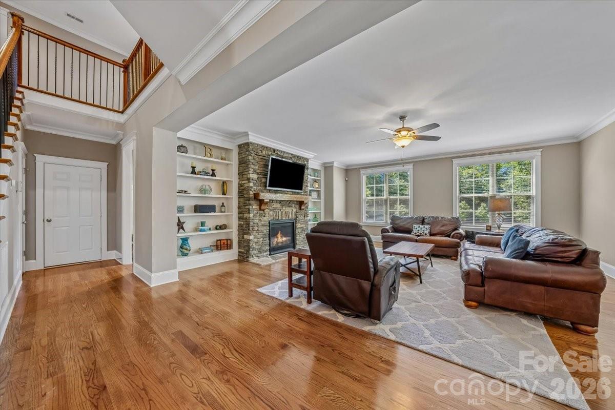 836 Elizabeth Lane
