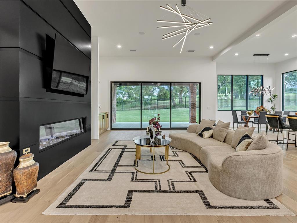 4400 Redbud Circle