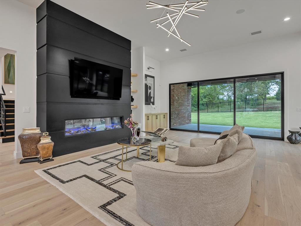 4400 Redbud Circle