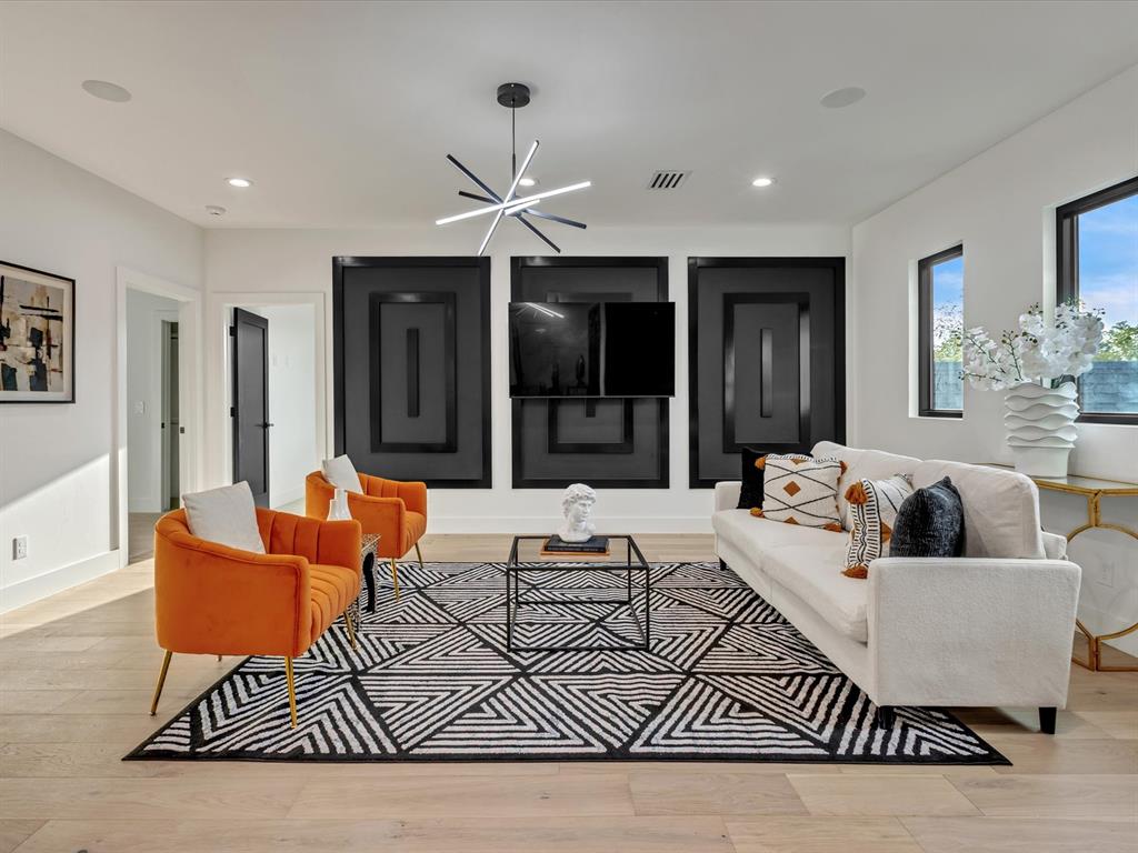 4400 Redbud Circle